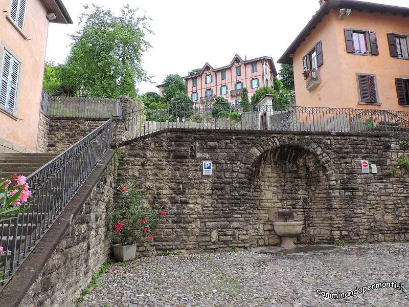 21 Bergamo alta.JPG -           